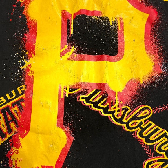 Men's Super Heavy Weight Pittsburgh Pirates T-Shirt - Picture 4 of 5